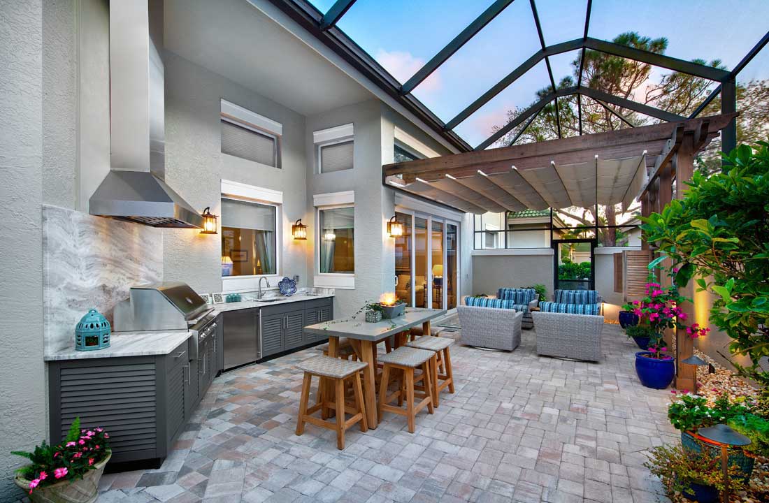 Outdoor kitchen renovation